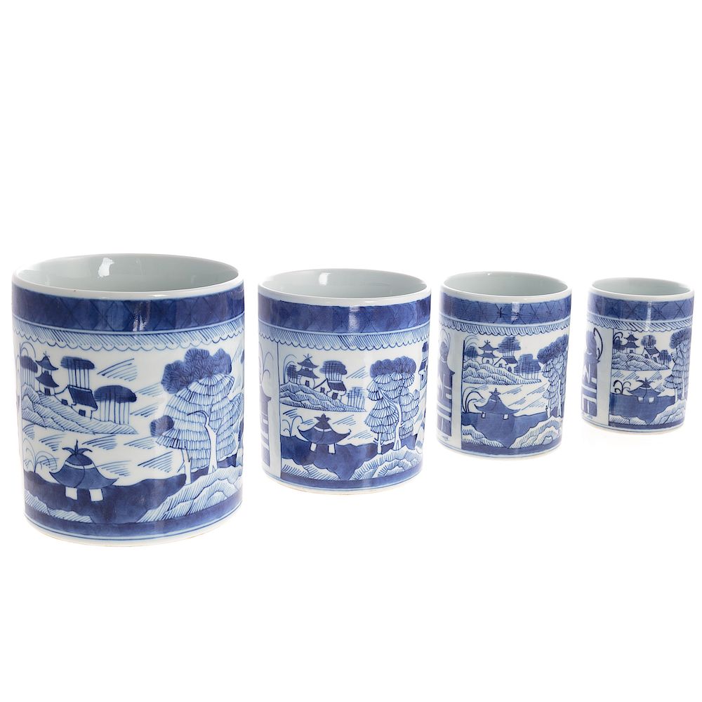 Appraisal: Four Contemporary Chinese Export Graduated Vases Four matching and graduated