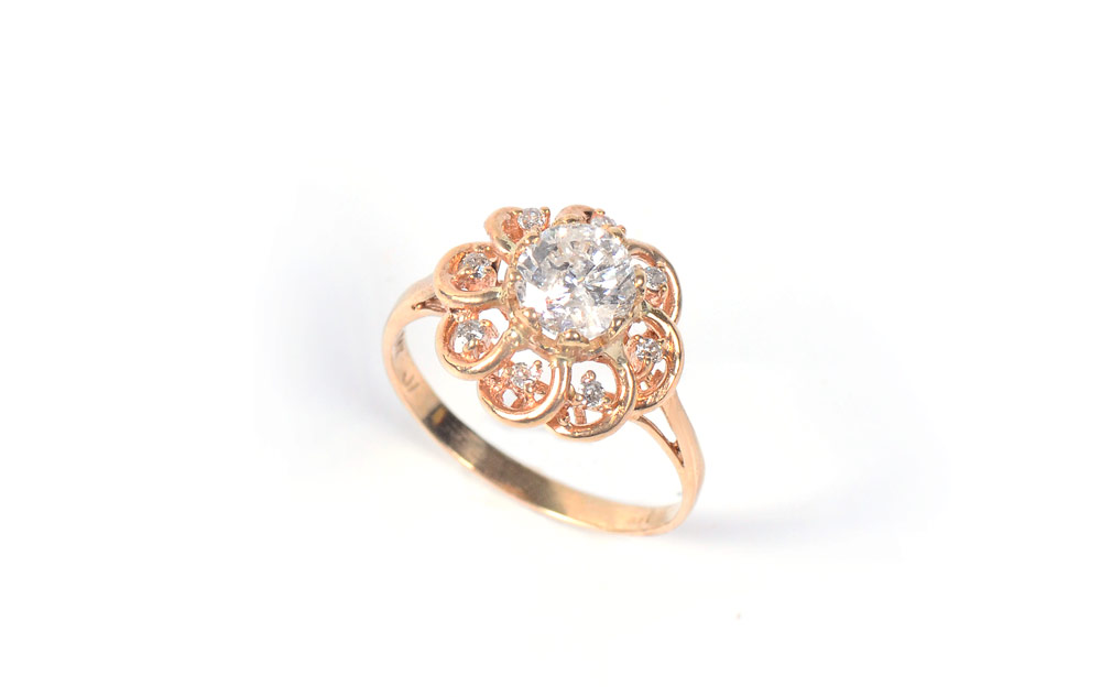 Appraisal: K GOLD CT CENTER DIAMOND RING Centering a single Ct