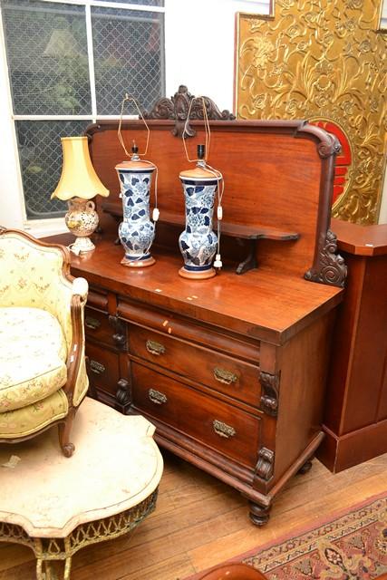 Appraisal: A VICTORIAN CEDAR YORKSHIRE SIDEBOARD WITH SIX DRAWERS