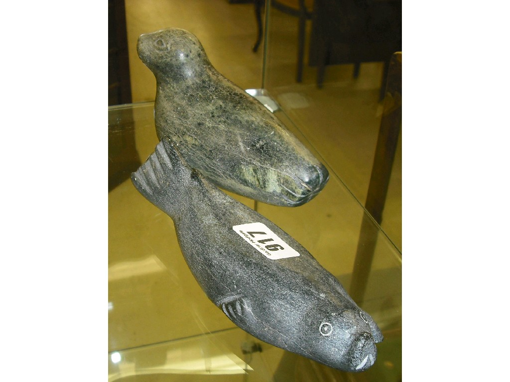 Appraisal: th century Inuit soapstone carving of a seal signed in