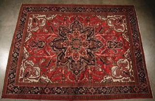 Appraisal: ORIENTAL RUG ' X ' HERIZ ORIENTAL RUG ' X