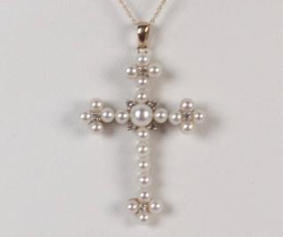 Appraisal: K DIAMOND AND PEARL CROSS PENDANT NECKLACE K YELLOW GOLD