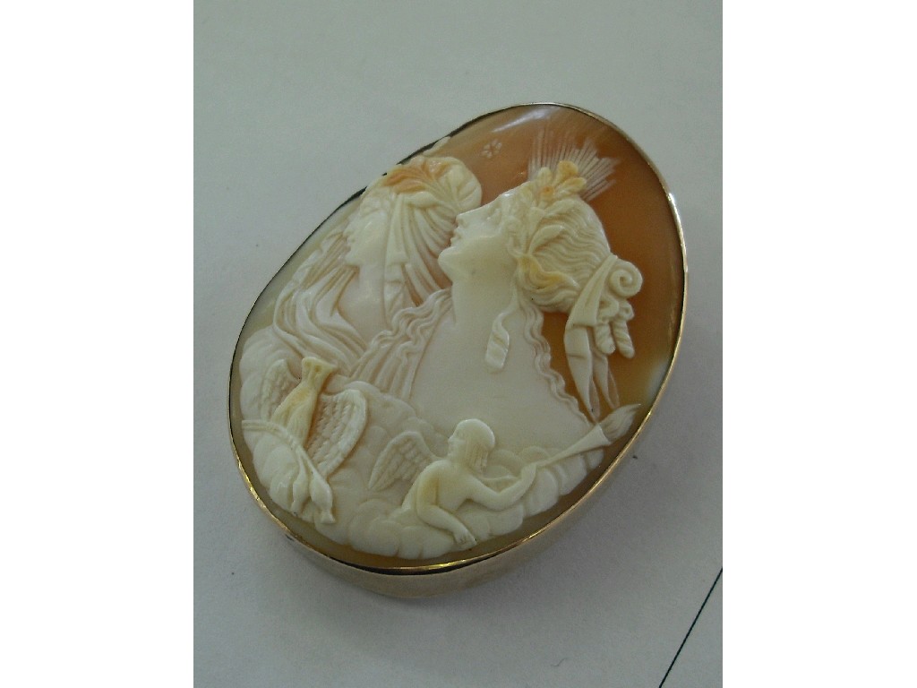 Appraisal: Victorian oval rose gold mounted cameo brooch carved with two