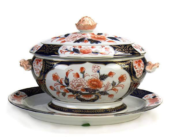 Appraisal: A Japanese Imari pattern porcelain tureen height of largest in