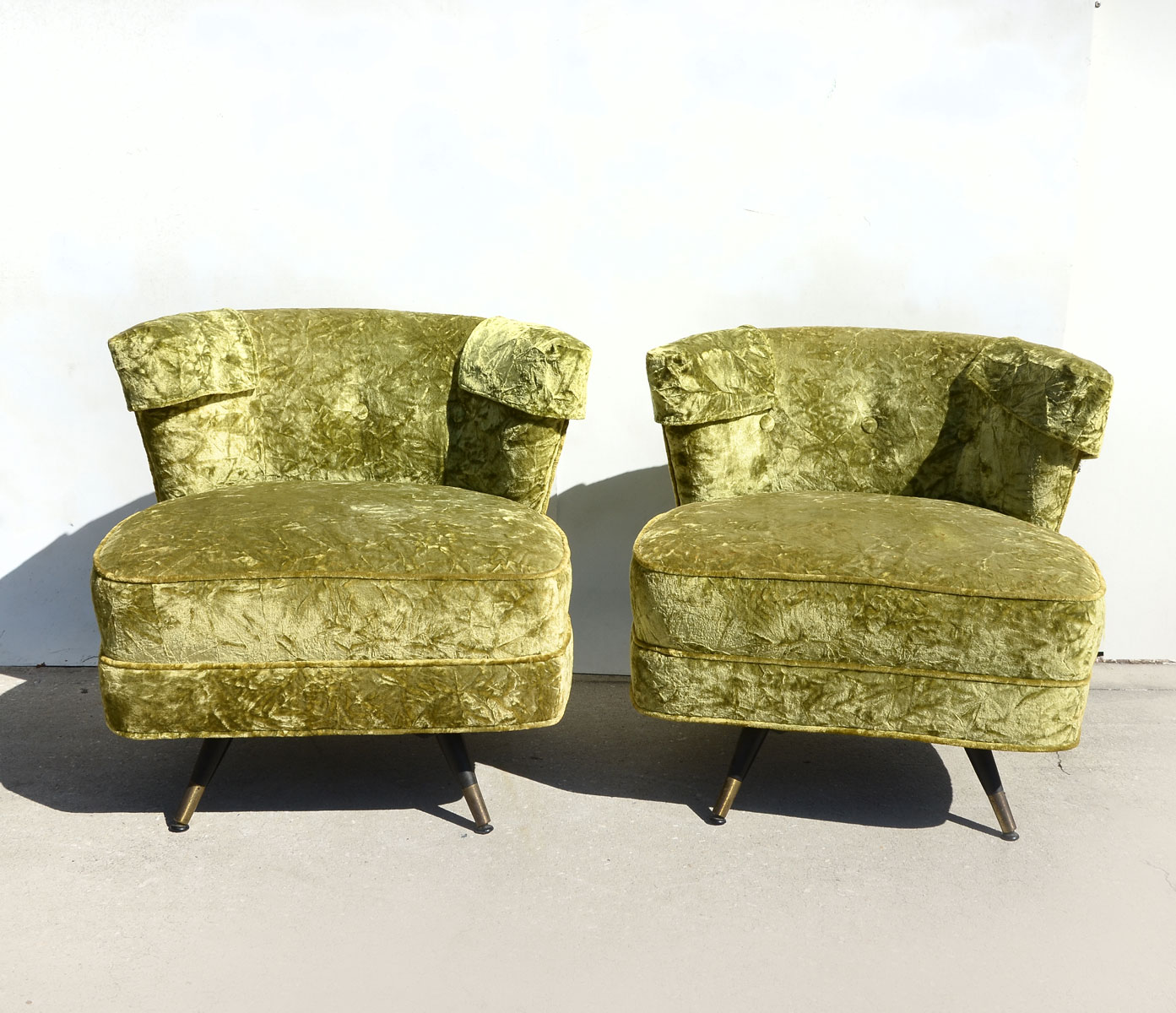 Appraisal: PAIR OF MID-CENTURY CRUSHED VELVET LOUNGE CHAIRS Mid-Century green crushed