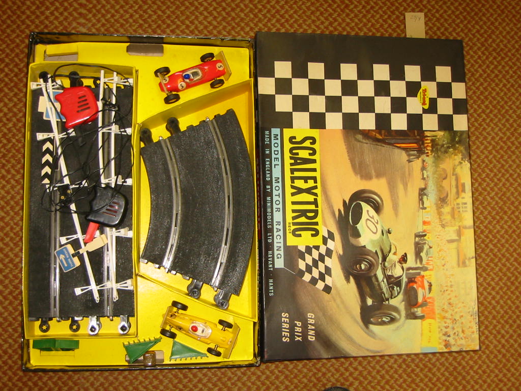 Appraisal: A Scalextric G P slot racing set complete including Cooper