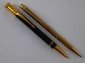 Appraisal: A mixed lot comprising a Sheaffer ball point pen and