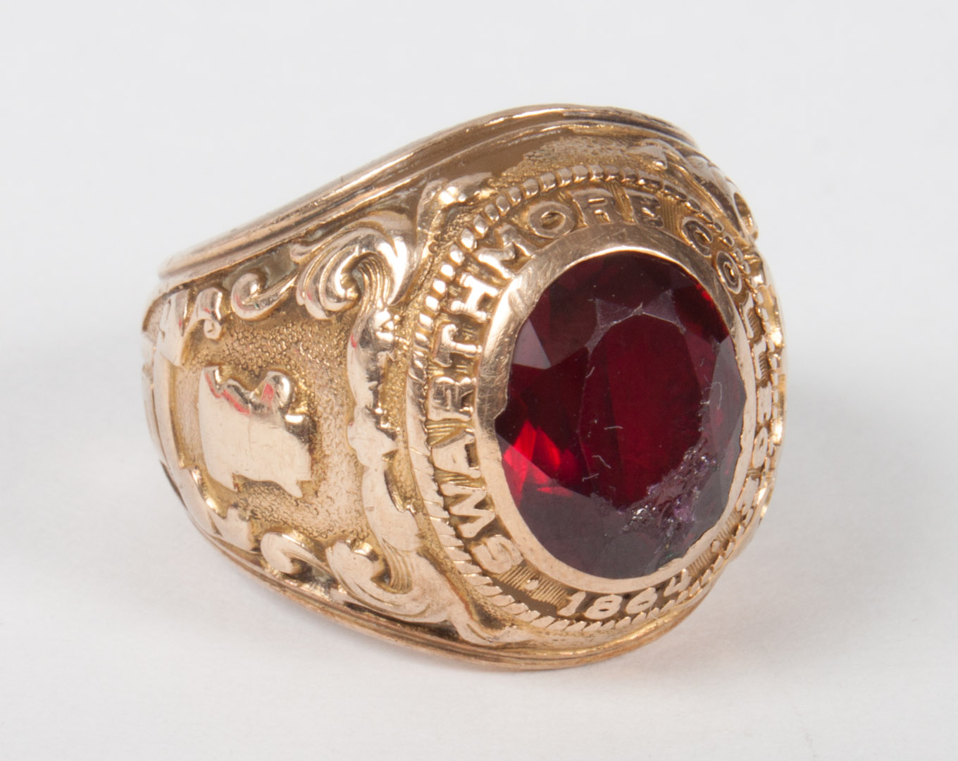 Appraisal: Gentleman's Swarthmore gold college ring class of marked K with