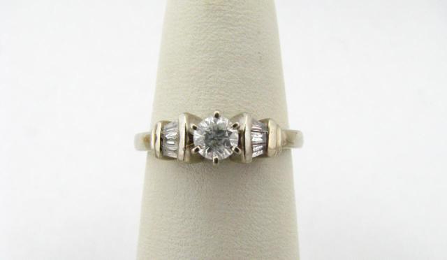 Appraisal: K white gold lady's diamond solitaire ring with one ct