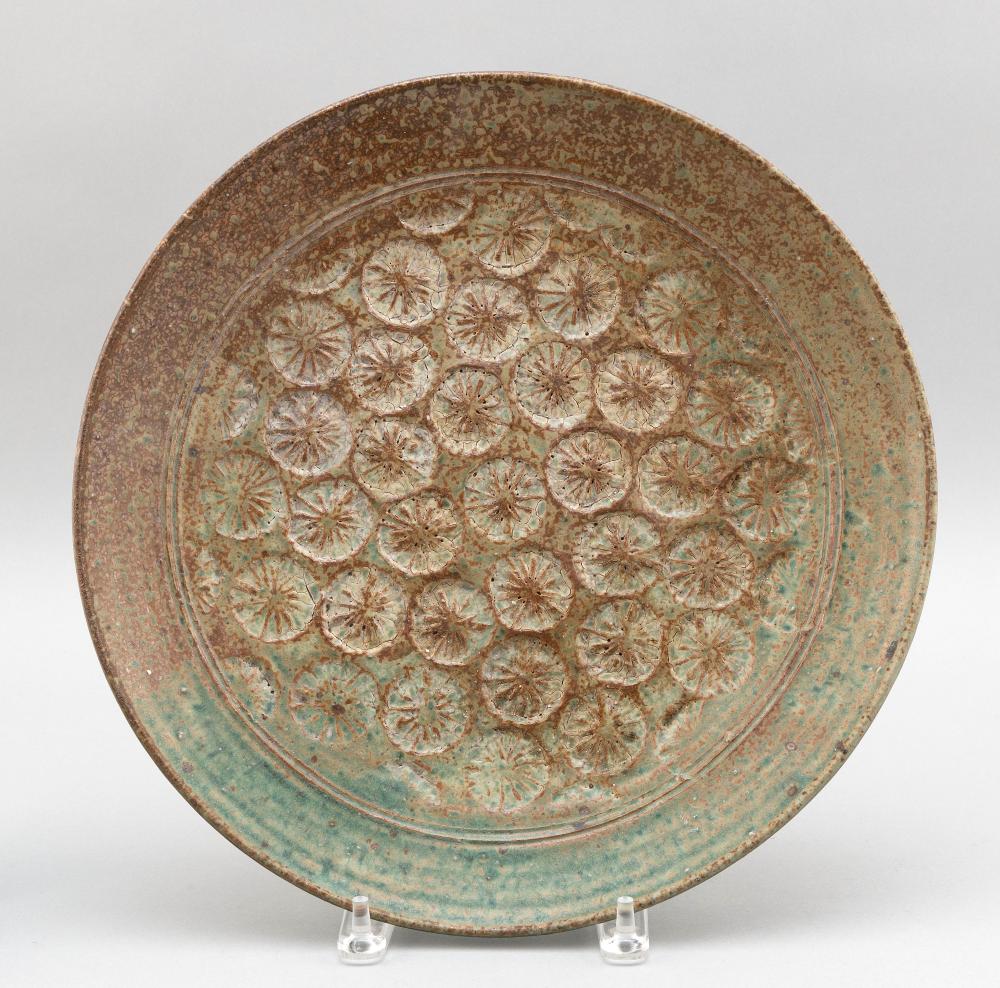 Appraisal: MAKOTO YABE JAPAN BOSTON - STONEWARE CHARGER WITH MISHIMA PATTERN