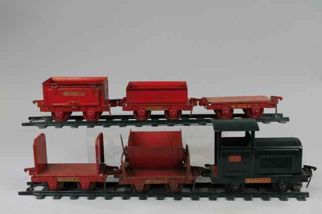 Appraisal: BUDDY 'L' INDUSTRIAL TRAIN SET Pressed steel includes green locomotive