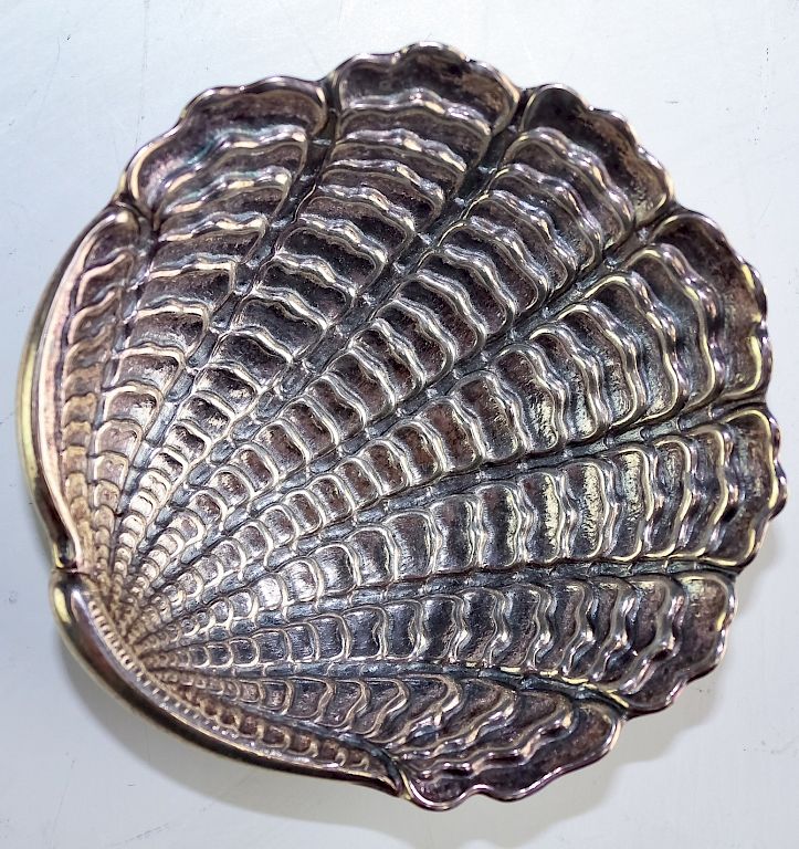 Appraisal: Buccellati Italian Sterling Silver Clam Shell Bowl Buccellati Italian sterling