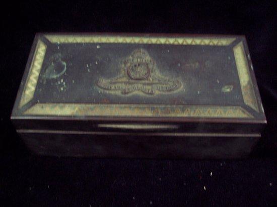 Appraisal: A cigarette box the lid with the crest of the