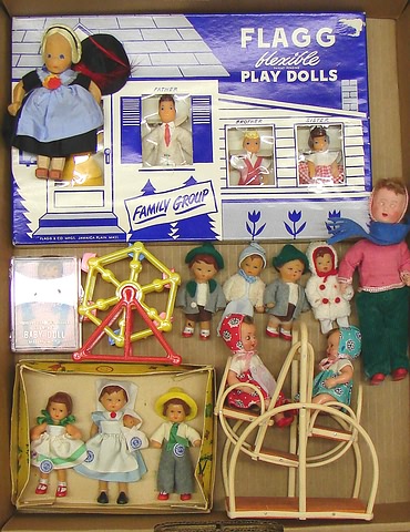 Appraisal: Lot of mini dolls MIB Flagg Family Group MIB Germany