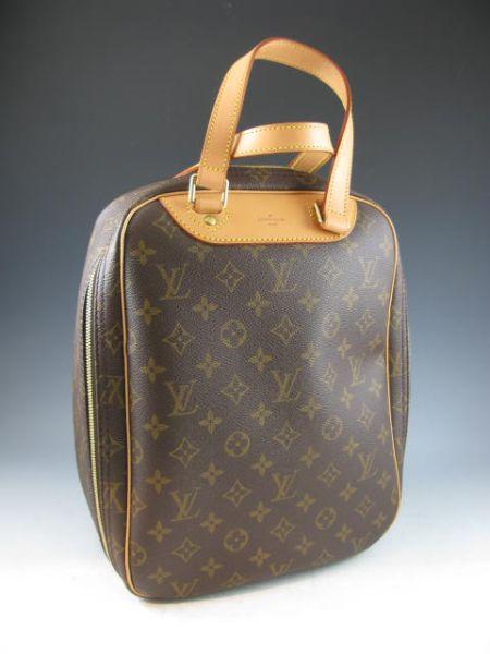 Appraisal: Louis Vuitton Monogram Excursion Sac with double top stitched straps