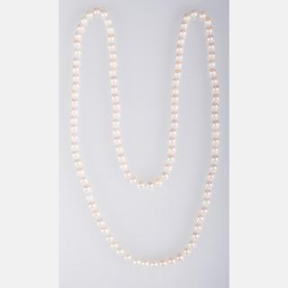 Appraisal: A Cultured Pearl Single Strand Necklace Pearls measure approx -