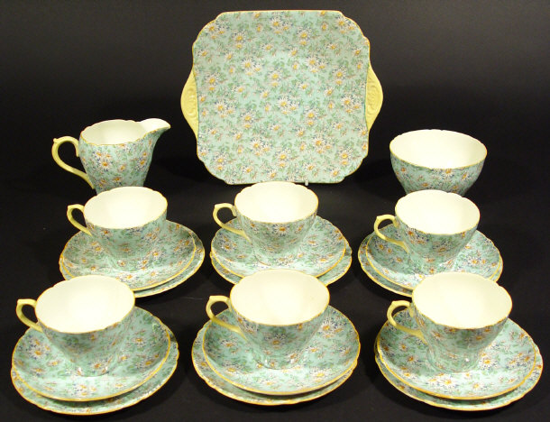 Appraisal: Shelley Marguerite pattern six place tea service comprised a cream