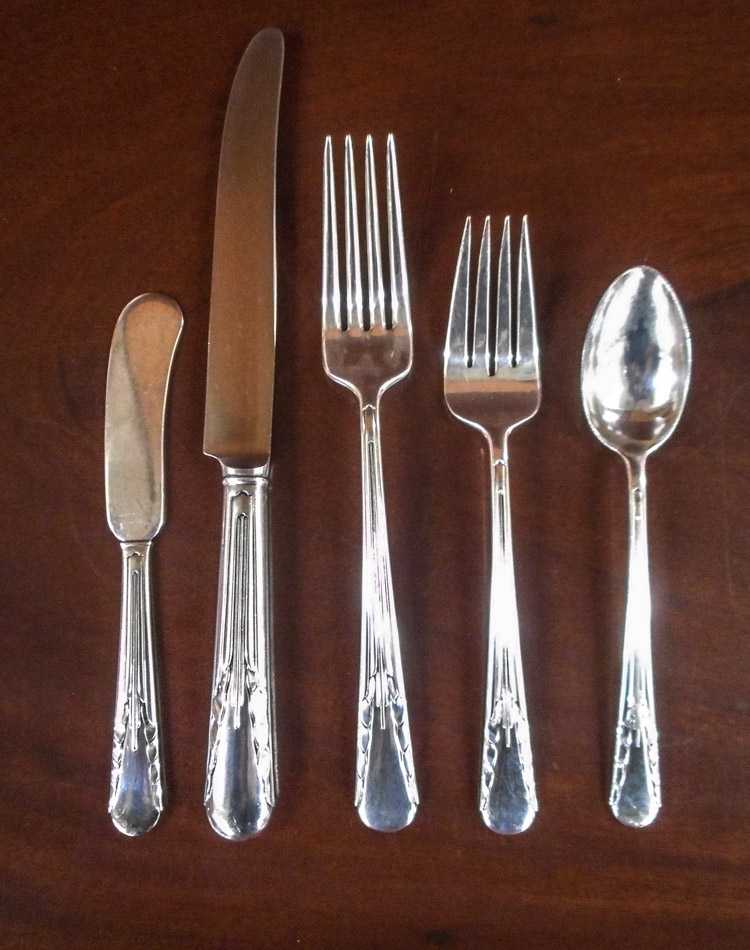 Appraisal: INTERNATIONAL ORCHID STERLING SILVER FLATWARE SET fifty-one piece comprised of