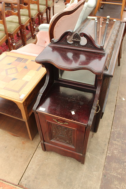 Appraisal: AN EARLY TH CENTURY MAHOGANY COAL PURDONIUM with brass handles