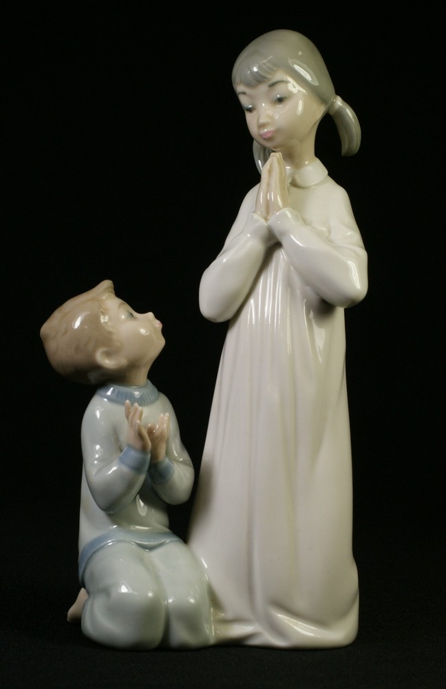 Appraisal: Lladro Teaching to Pray tall