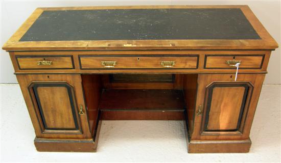 Appraisal: Mahogany kneehole pedestal desk late th century inset leather top