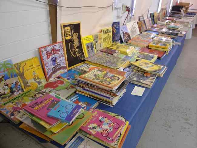 Appraisal: Bicycle library lot including books magazines catalogs Fair to exc