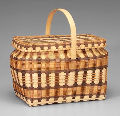 Appraisal: Cherokee lidded picnic basket white oak with lock handle walnut