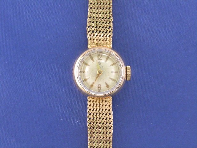 Appraisal: A Tudor lady's ct gold manual wristwatch on a ct