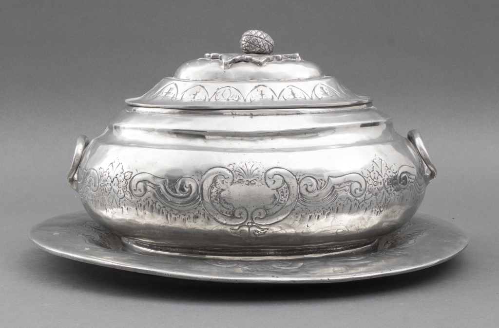 Appraisal: PORTUGUESE EL-REI SILVER-TONE COPPER SOUP TUREEN Portuguese El-Rei silver-tone copper