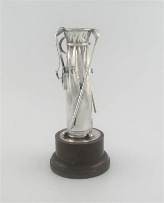 Appraisal: Golfing Interest A modern golfing trophy in the form of