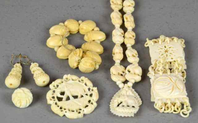 Appraisal: Pieces Chinese Ivory Carved JewelryTo include a bracelet with loose