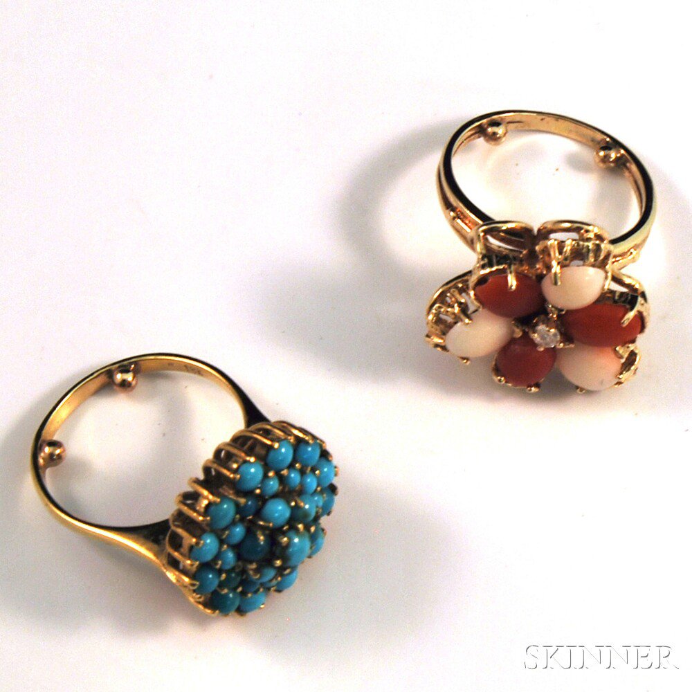 Appraisal: Two Gold Rings an kt gold and turquoise cluster ring