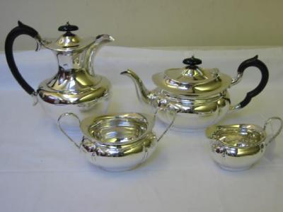 Appraisal: A THREE PIECE TEA SET of lobed oval form with