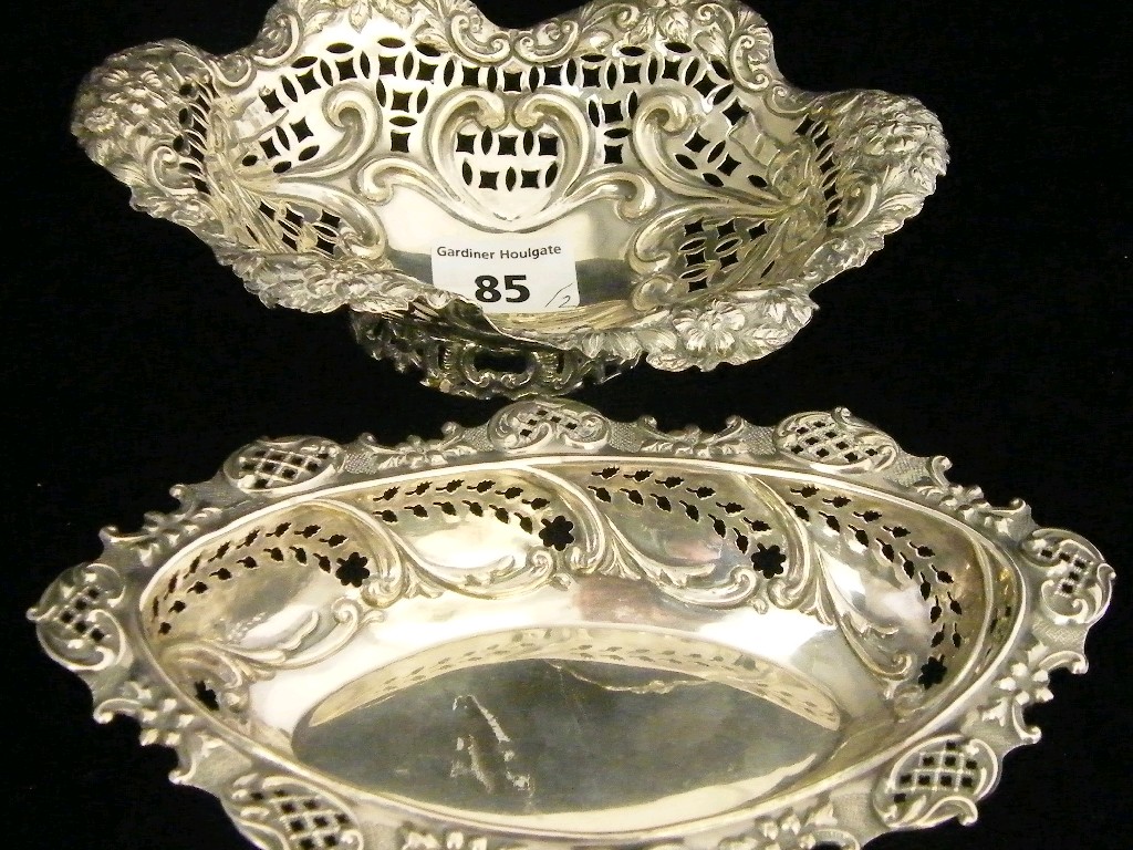 Appraisal: Victorian oval lobed bonbon dish embossed to the rim with