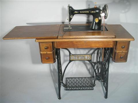 Appraisal: SINGER SEWING MACHINE AND STAND Model AA C h w