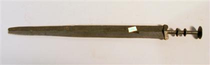 Appraisal: Chinese bronze double edged swordHan dynasty