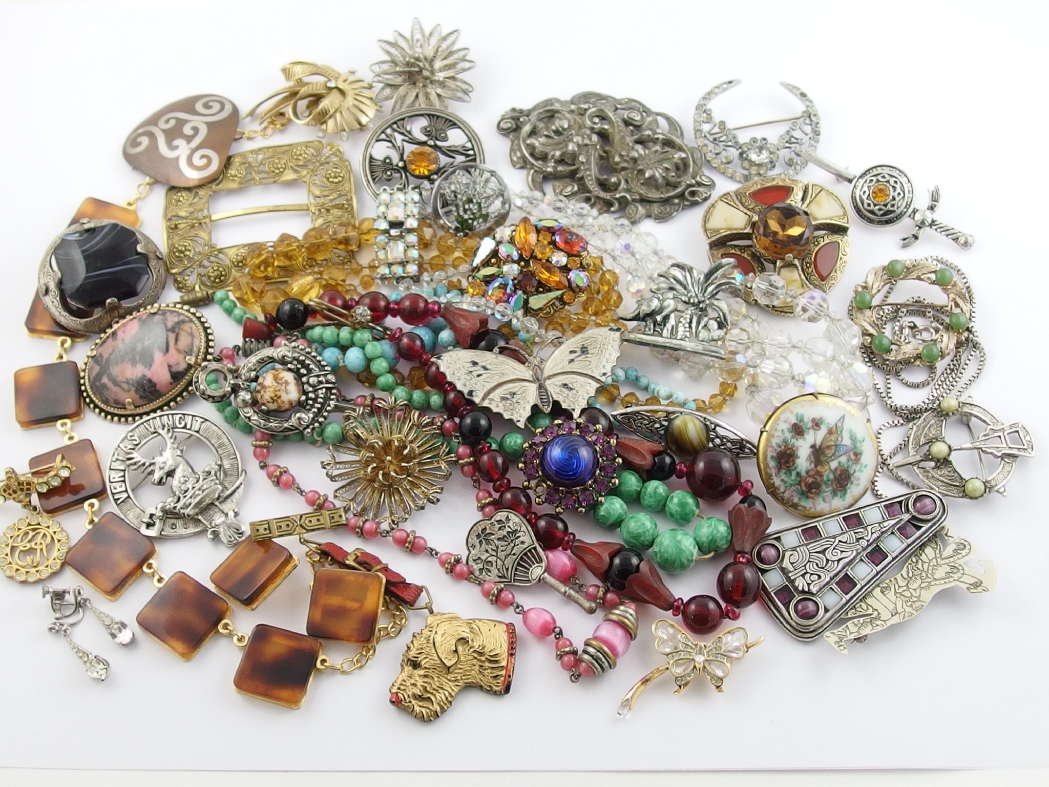 Appraisal: A collection of vintage costume jewellery to include unusual Miracle