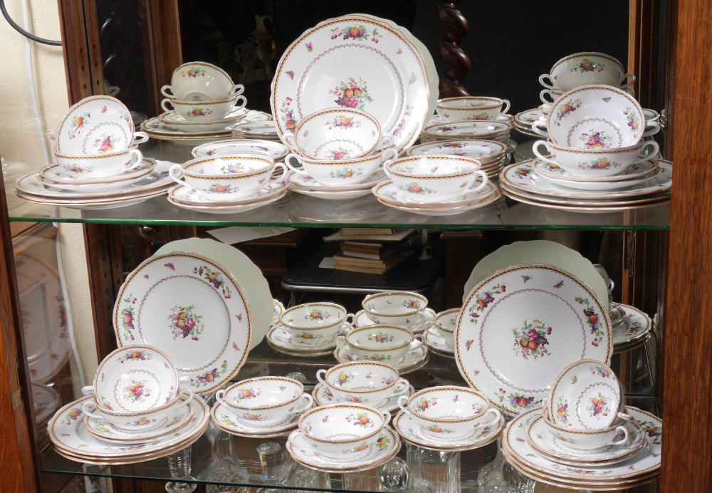 Appraisal: SPODE CHINA FOR TIFFANY IN THE ROCKINGHAM PATTERN Approx pieces