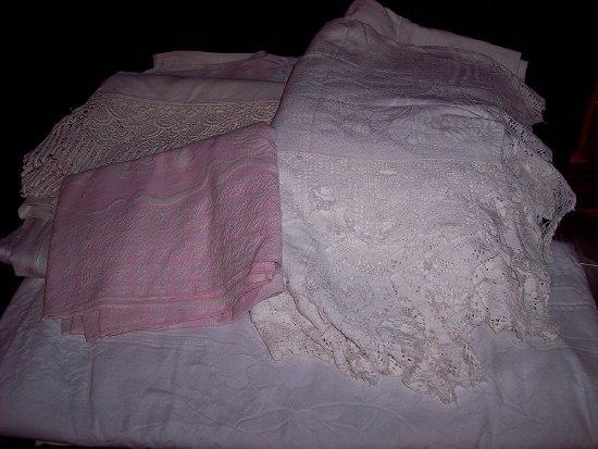 Appraisal: Sundry bedspreads tablecloths mattress covers etc