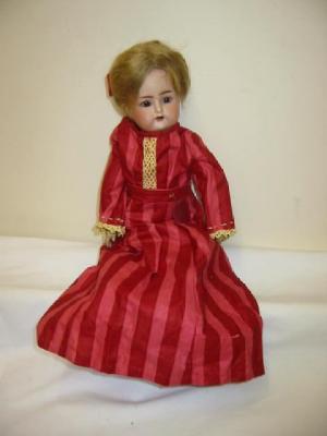 Appraisal: A Simon Halbig K R bisque head doll with brown