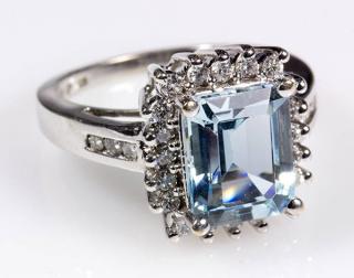 Appraisal: Aquamarine diamond and k white gold ring Aquamarine diamond and