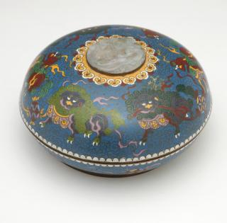 Appraisal: A Chinese cloisonne lidded box Late Qing dynasty - surmounted