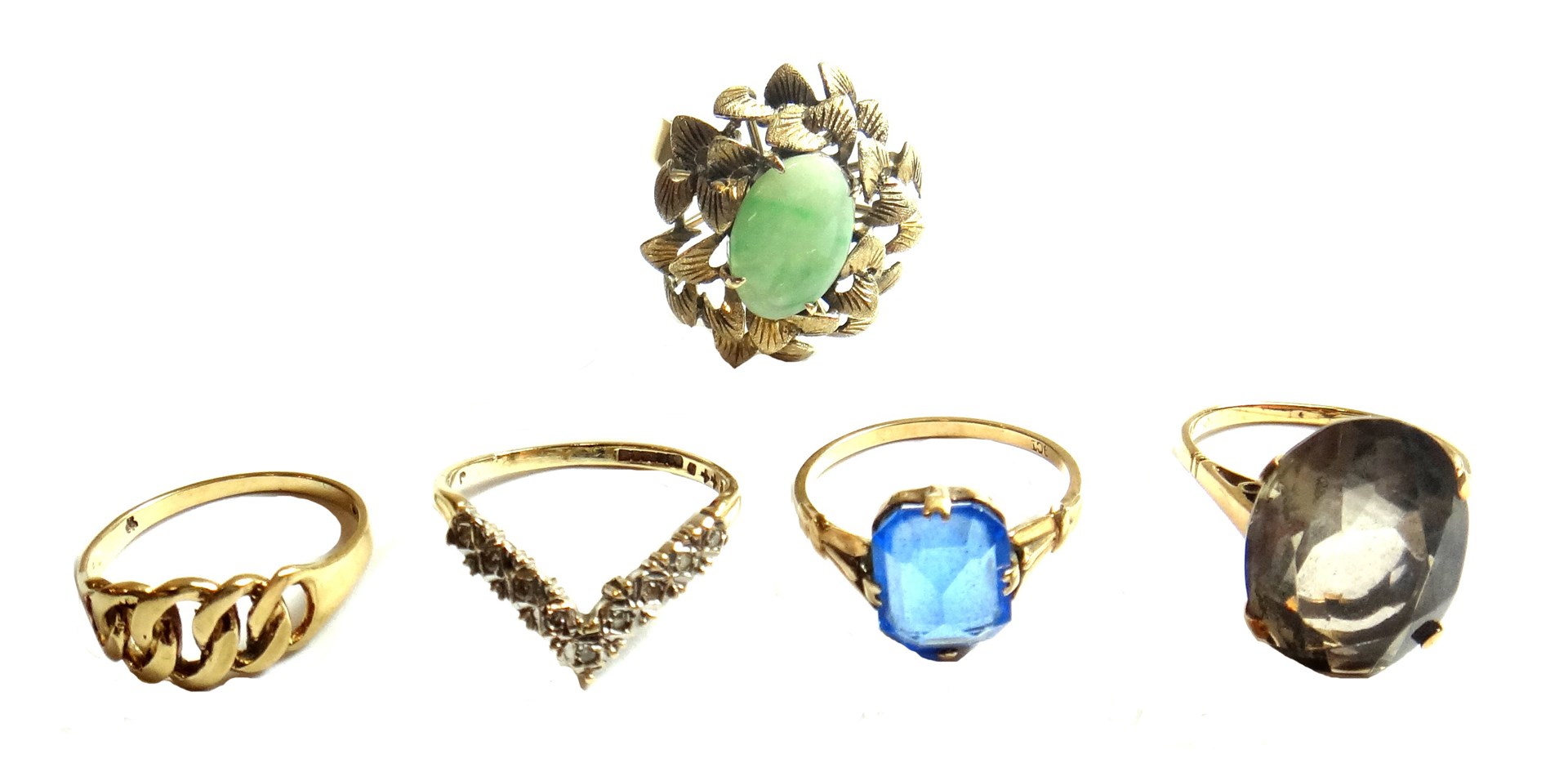 Appraisal: A gold ring claw set with an oval jade within