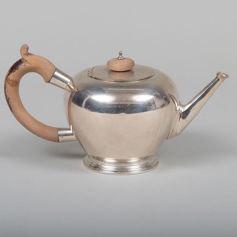 Appraisal: English Sterling Silver Teapot Mark of Walter H Willson Ltd