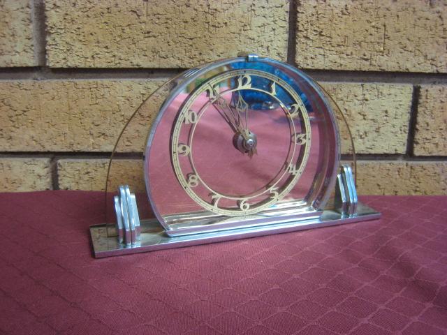 Appraisal: A Smiths Art Deco style Mantle Clock glass face and