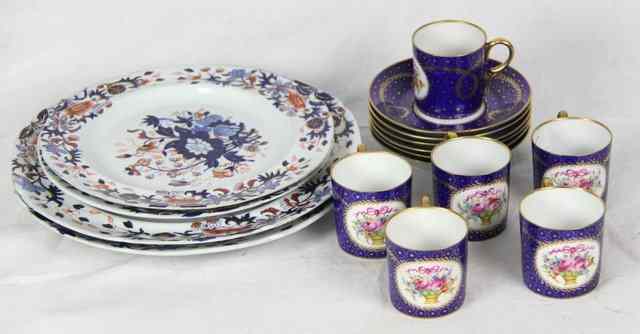 Appraisal: A set of six Continental coffee cups and saucers with