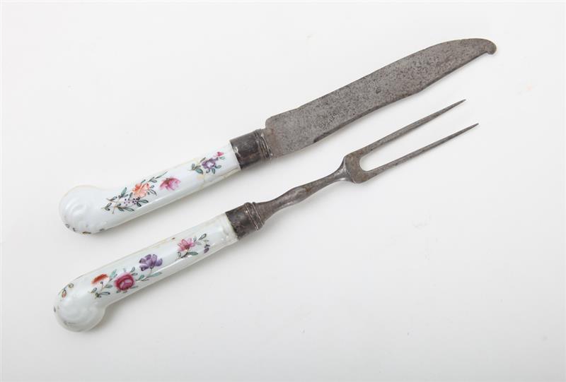 Appraisal: CHINESE EXPORT FAMILLE ROSE CRESTED PORCELAIN PISTOL-HANDLED KNIFE AND FORK