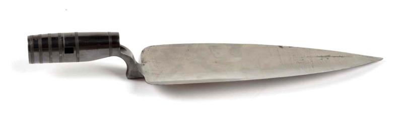 Appraisal: Springfield Trapdoor Trowel Bayonet Circa late th century trowel blade