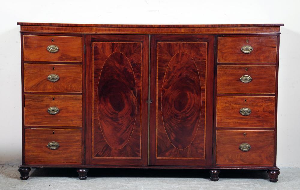 Appraisal: A GENTLEMAN'S MAHOGANY COMPACTUM second quarter of the th century