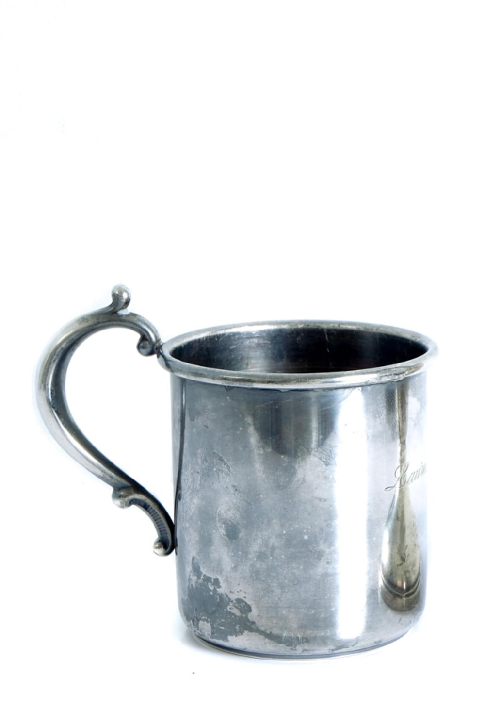 Appraisal: MUECK-CAREY CO STERLING SILVER HANDLED BABY CUPMueck-Carey Co sterling silver